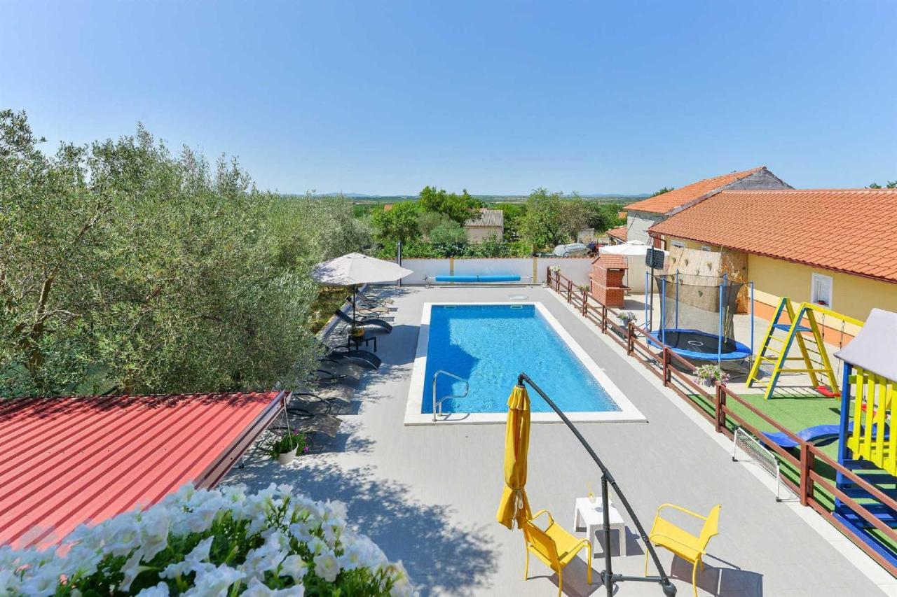 House Vesna With Pool *